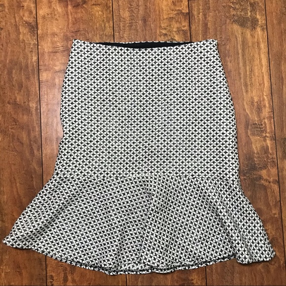 White House Black Market Dresses & Skirts - Whitehouse Blackmarket houndstooth pencil skirt